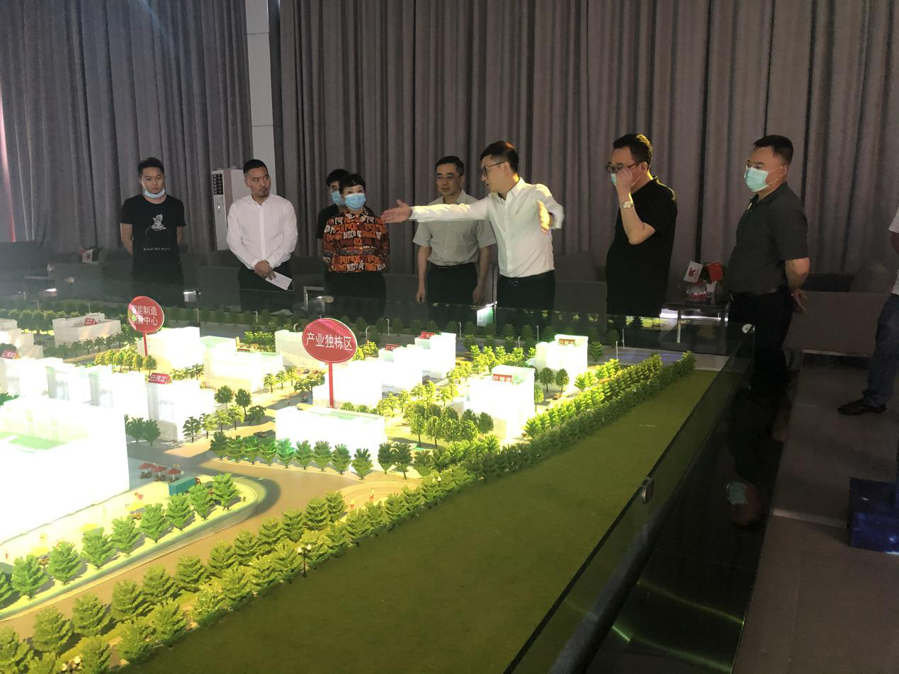 忠县县委常委甘露一行考察重庆市楼宇产业园协会